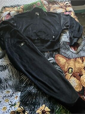 adidas  Velour Black Crewneck Sweatshirt and Joggers Set
